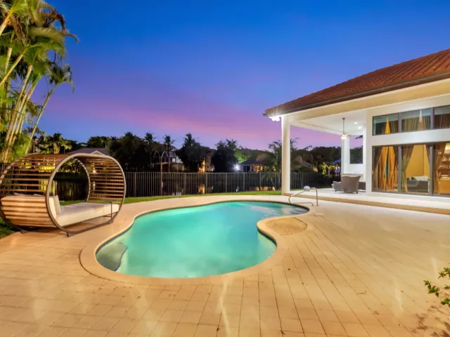 5-bedroom home for sale in Boca Raton - 19220 Fox Landing Drive - MondialRealty
