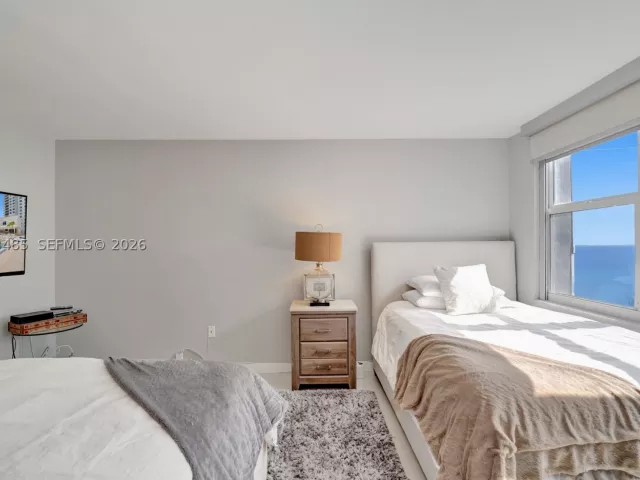 2-bedroom condo for sale in Hollywood - 2751 S Ocean Dr 908S - MondialRealty