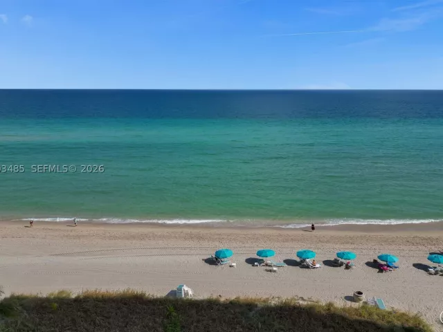 2-bedroom condo for sale in Hollywood - 2751 S Ocean Dr 908S - MondialRealty