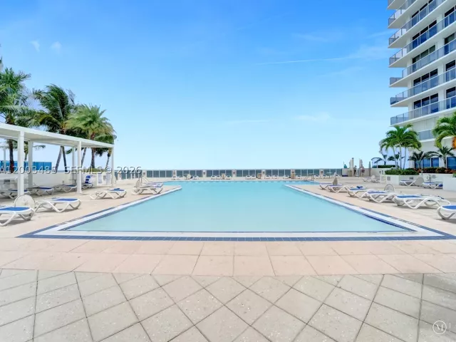 2-bedroom condo for sale in Hollywood - 2751 S Ocean Dr 908S - MondialRealty