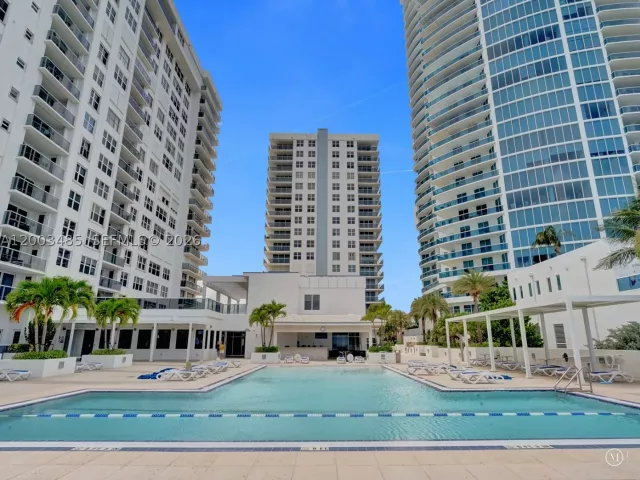 2-bedroom condo for sale in Hollywood - 2751 S Ocean Dr 908S - MondialRealty