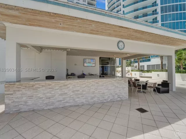2-bedroom condo for sale in Hollywood - 2751 S Ocean Dr 908S - MondialRealty