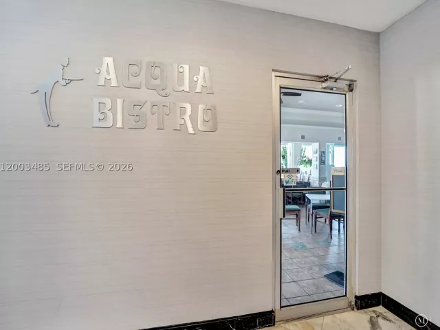 2-bedroom condo for sale in Hollywood - 2751 S Ocean Dr 908S - MondialRealty