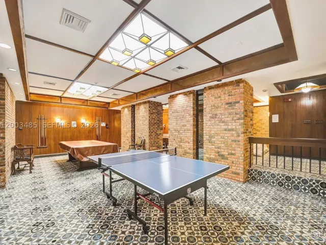2-bedroom condo for sale in Hollywood - 2751 S Ocean Dr 908S - MondialRealty