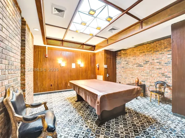 2-bedroom condo for sale in Hollywood - 2751 S Ocean Dr 908S - MondialRealty