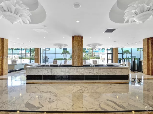 2-bedroom condo for sale in Hollywood - 2751 S Ocean Dr 908S - MondialRealty