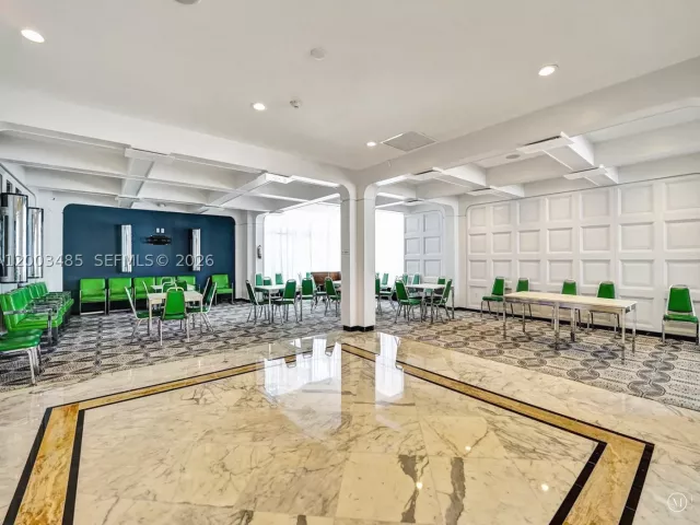 2-bedroom condo for sale in Hollywood - 2751 S Ocean Dr 908S - MondialRealty