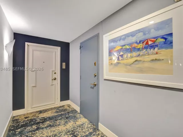 2-bedroom condo for sale in Hollywood - 2751 S Ocean Dr 908S - MondialRealty