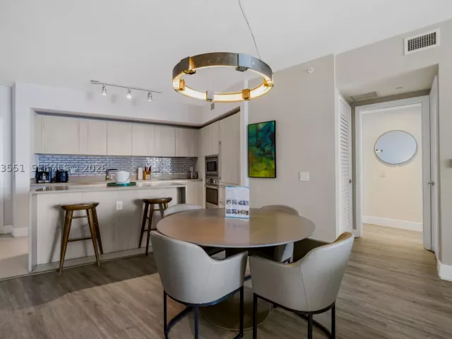 1-bedroom condo for sale in Hollywood - 4111 S Ocean Dr 2207 - MondialRealty