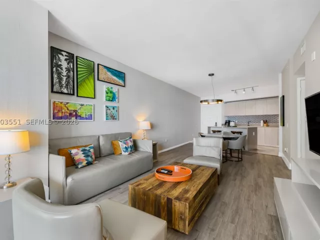 1-bedroom condo for sale in Hollywood - 4111 S Ocean Dr 2207 - MondialRealty