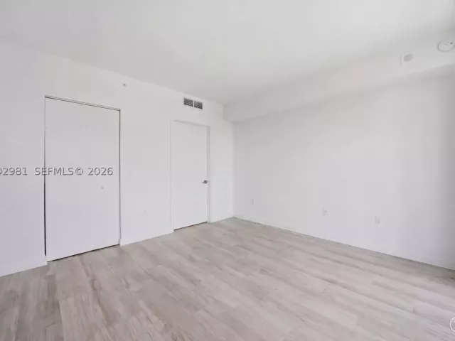 2-bedroom condo for sale in Miami - 55 SW 9th St 3106 - MondialRealty
