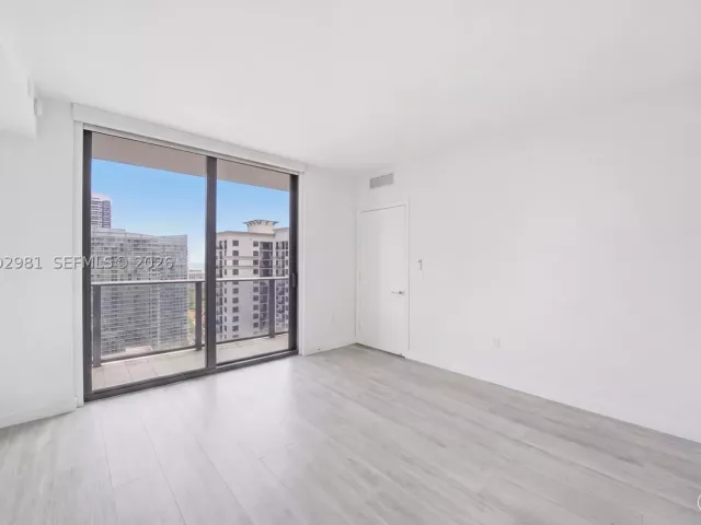 2-bedroom condo for sale in Miami - 55 SW 9th St 3106 - MondialRealty