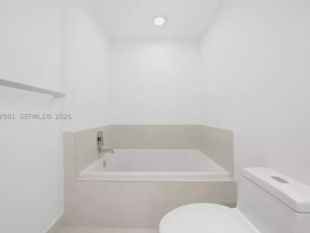 2-bedroom condo for sale in Miami - 55 SW 9th St 3106 - MondialRealty