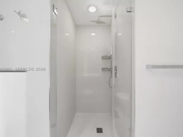 2-bedroom condo for sale in Miami - 55 SW 9th St 3106 - MondialRealty