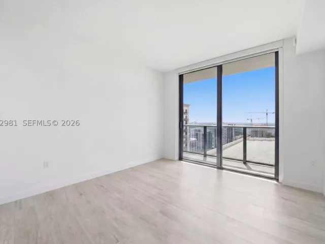 2-bedroom condo for sale in Miami - 55 SW 9th St 3106 - MondialRealty
