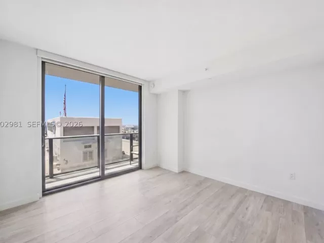 2-bedroom condo for sale in Miami - 55 SW 9th St 3106 - MondialRealty