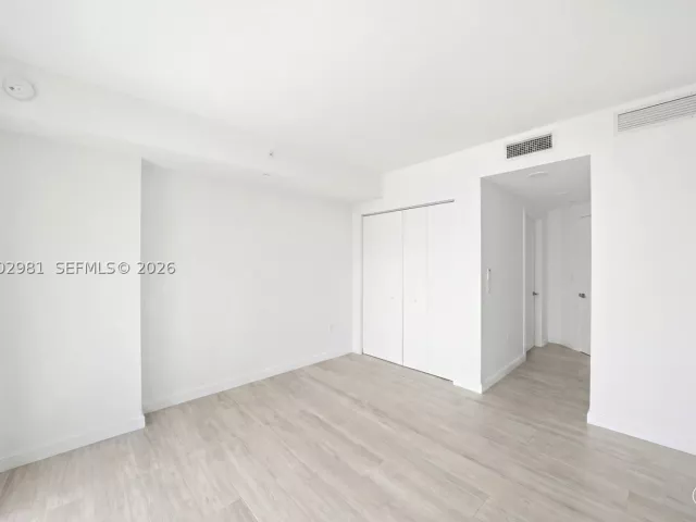 2-bedroom condo for sale in Miami - 55 SW 9th St 3106 - MondialRealty