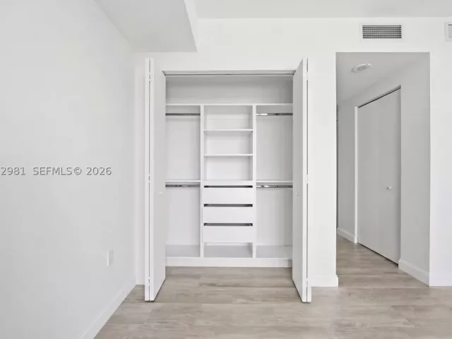 2-bedroom condo for sale in Miami - 55 SW 9th St 3106 - MondialRealty