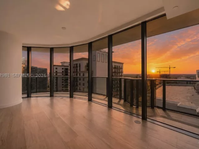 2-bedroom condo for sale in Miami - 55 SW 9th St 3106 - MondialRealty