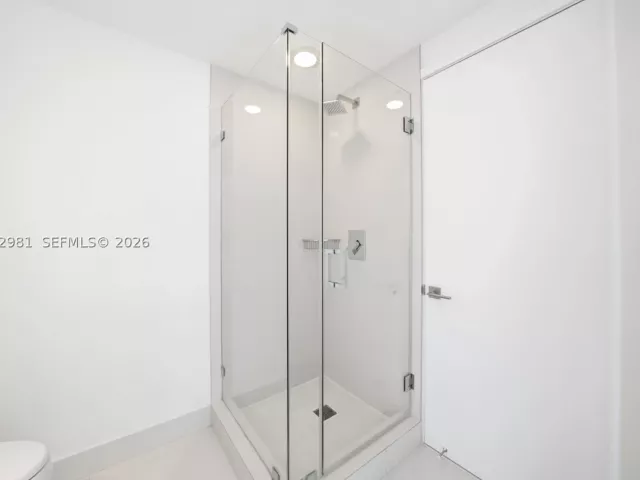 2-bedroom condo for sale in Miami - 55 SW 9th St 3106 - MondialRealty