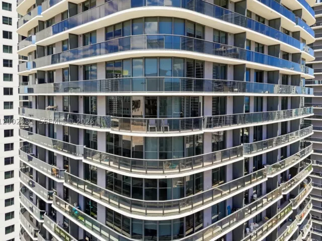 2-bedroom condo for sale in Miami - 55 SW 9th St 3106 - MondialRealty