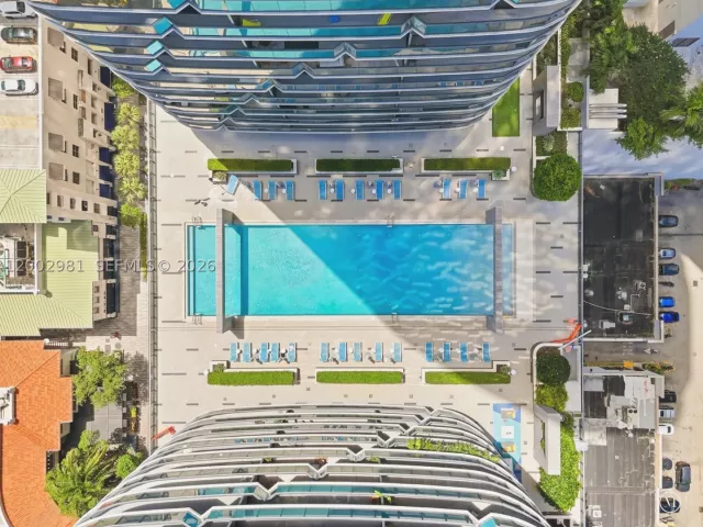 2-bedroom condo for sale in Miami - 55 SW 9th St 3106 - MondialRealty