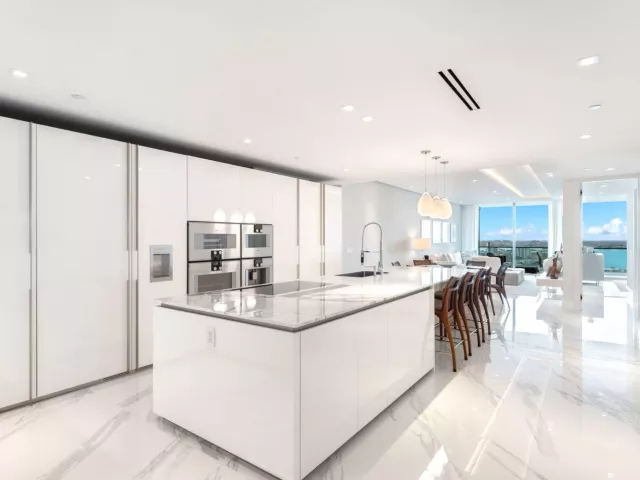 3-bedroom condo for sale in Bal Harbour - 10201 Collins Avenue 1803 - MondialRealty
