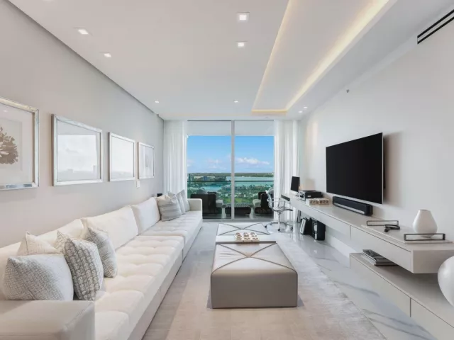 3-bedroom condo for sale in Bal Harbour - 10201 Collins Avenue 1803 - MondialRealty