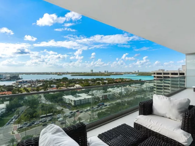 3-bedroom condo for sale in Bal Harbour - 10201 Collins Avenue 1803 - MondialRealty