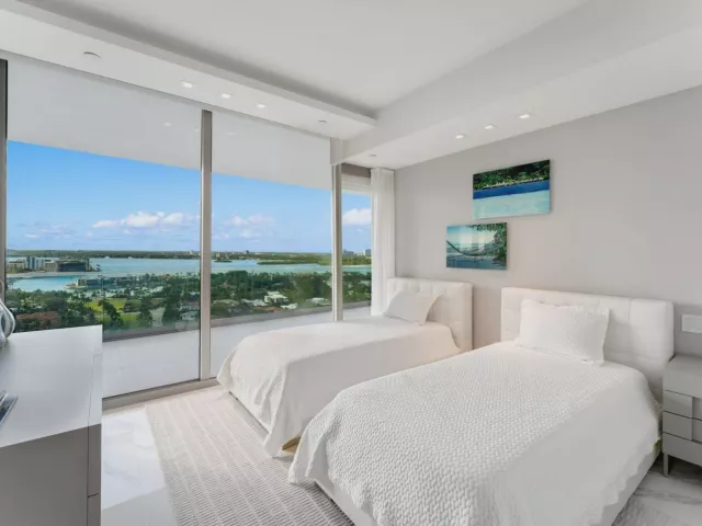 3-bedroom condo for sale in Bal Harbour - 10201 Collins Avenue 1803 - MondialRealty