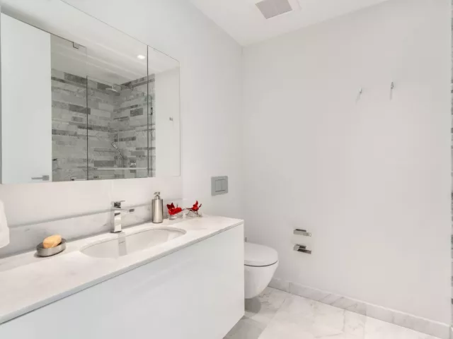 3-bedroom condo for sale in Bal Harbour - 10201 Collins Avenue 1803 - MondialRealty