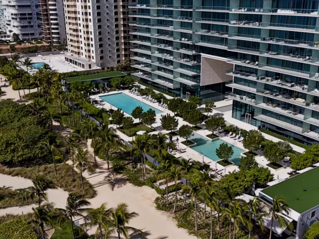 3-bedroom condo for sale in Bal Harbour - 10201 Collins Avenue 1803 - MondialRealty