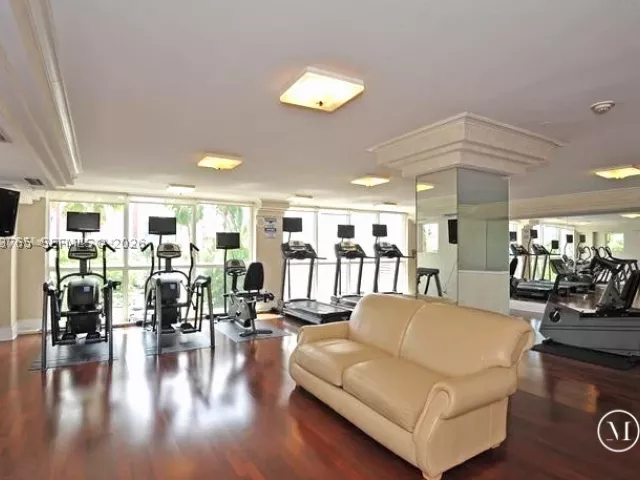 2-bedroom condo for rent in Sunny Isles Beach - 16711 Collins Ave 602 - MondialRealty