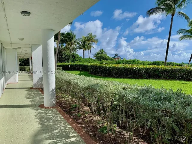 2-bedroom condo for rent in Sunny Isles Beach - 16711 Collins Ave 602 - MondialRealty