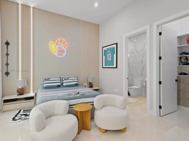 6-bedroom home for rent in Miami - 80 NW 129th Ave 0 - MondialRealty