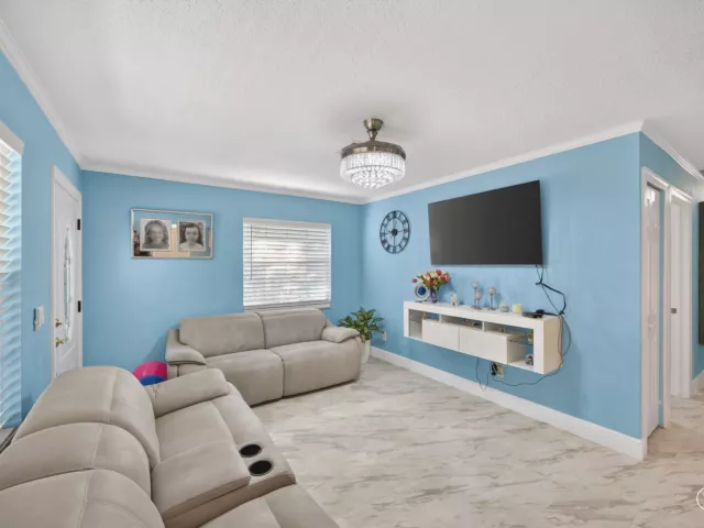 3-bedroom home for sale in West Palm Beach - 1020 Avon Road - MondialRealty
