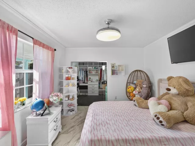 3-bedroom home for sale in West Palm Beach - 1020 Avon Road - MondialRealty