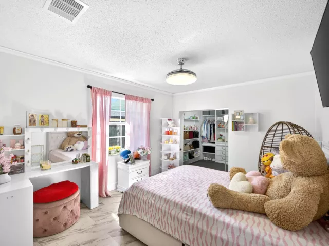 3-bedroom home for sale in West Palm Beach - 1020 Avon Road - MondialRealty
