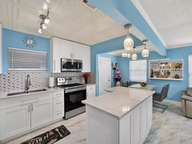 3-bedroom home for sale in West Palm Beach - 1020 Avon Road - MondialRealty
