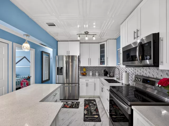 3-bedroom home for sale in West Palm Beach - 1020 Avon Road - MondialRealty