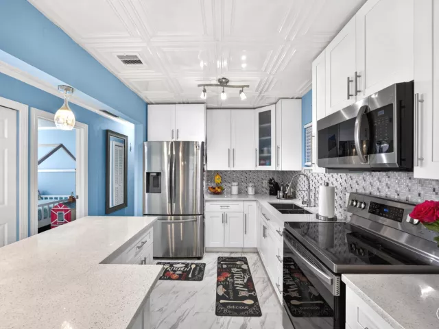 3-bedroom home for sale in West Palm Beach - 1020 Avon Road - MondialRealty