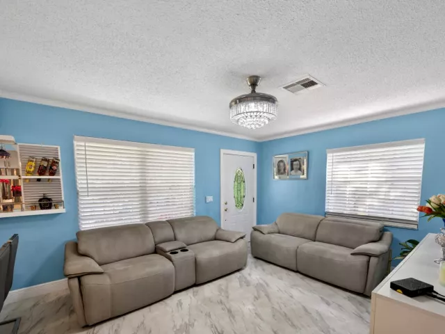 3-bedroom home for sale in West Palm Beach - 1020 Avon Road - MondialRealty