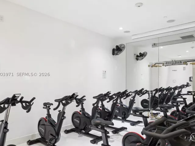 1-bedroom condo for sale in Miami - 465 Brickell Ave 3804 - MondialRealty