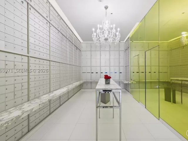 1-bedroom condo for sale in Miami - 465 Brickell Ave 3804 - MondialRealty