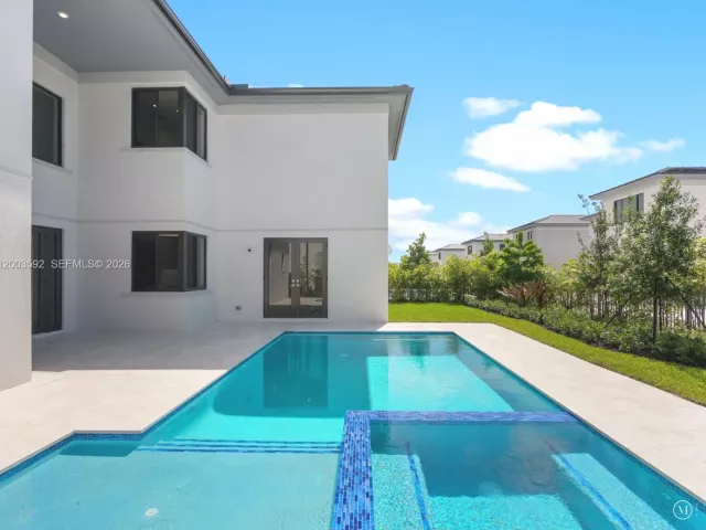 5-bedroom home for rent in Miami - 19602 NE 14 CT 0 - MondialRealty