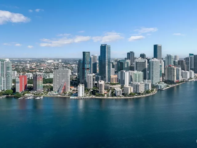 1-bedroom condo for sale in Miami - 1451 Brickell Ave 903 - MondialRealty