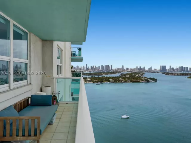 2-bedroom condo for sale in Miami Beach - 650 West Ave 2612 - MondialRealty