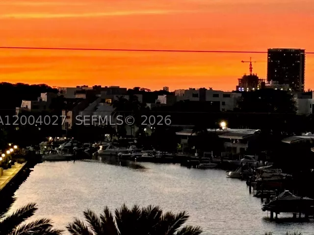 3-bedroom condo for rent in Sunny Isles Beach - 16001 Collins Ave 406 - MondialRealty