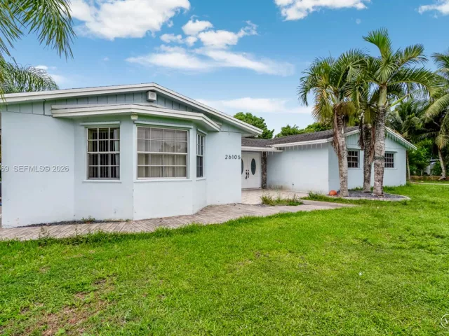 3-bedroom home for sale in Homestead - 26105 SW 193rd Ave - MondialRealty