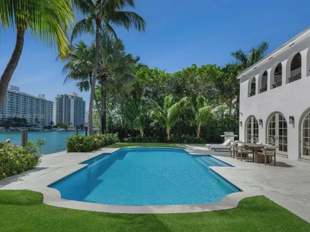 5-bedroom home for sale in Miami Beach - 5763 Pine Tree Dr - MondialRealty